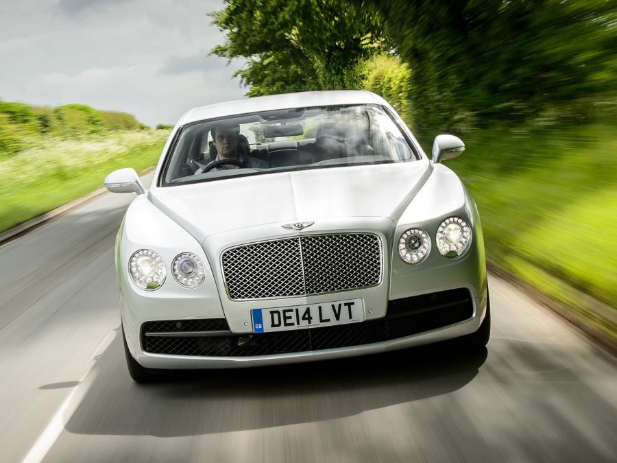  Bentley Flying Spur V8 2014 года  (UK) (фото 8 из 13)